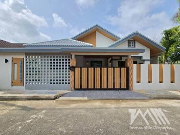 แลนด์ แอนด์ เฮาส์ ฉลอง / ปาริชาติ / Land and House Chalong