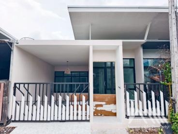 สมาร์ทโฮม ฉลอง