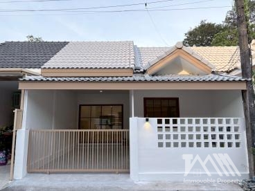 หมู่บ้านแหลมทอง / วิชิต