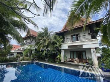 หมู่บ้านชวนชื่น - เกาะแก้ว